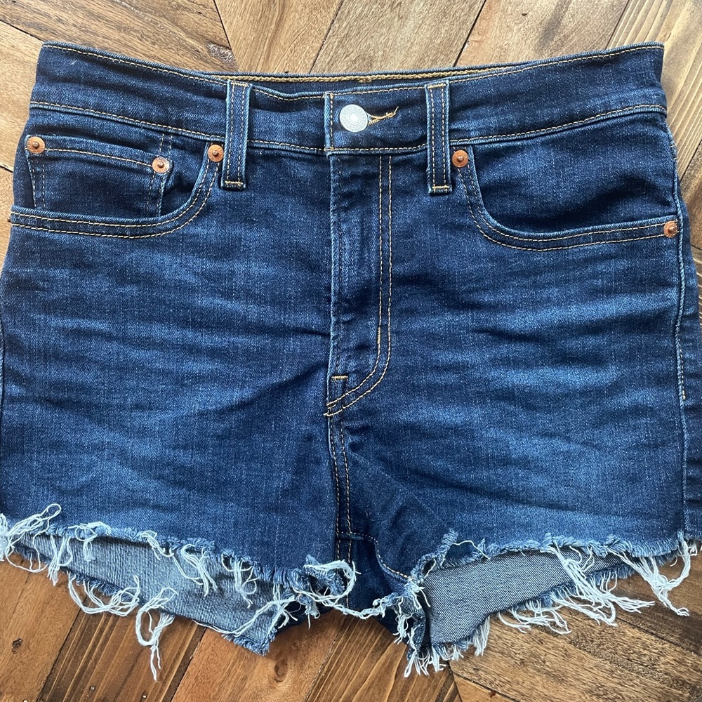 COPY - Levi’s High Rise Shorts